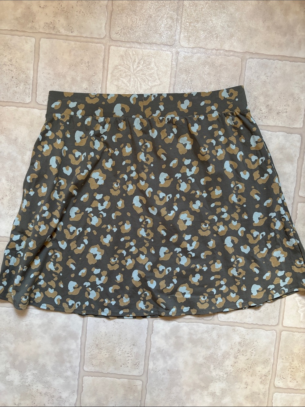 Pact Organic Cotton Green Leopard
Fit And Flare Skirt Size XL - Picture 3 of 7